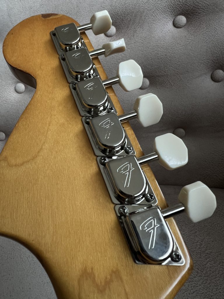 Fender Mustang 1977 '70s USA ムスタング 70年代 Black 配線図 wiring 配線 1966 Vintage ピックガード交換 ペグ交換