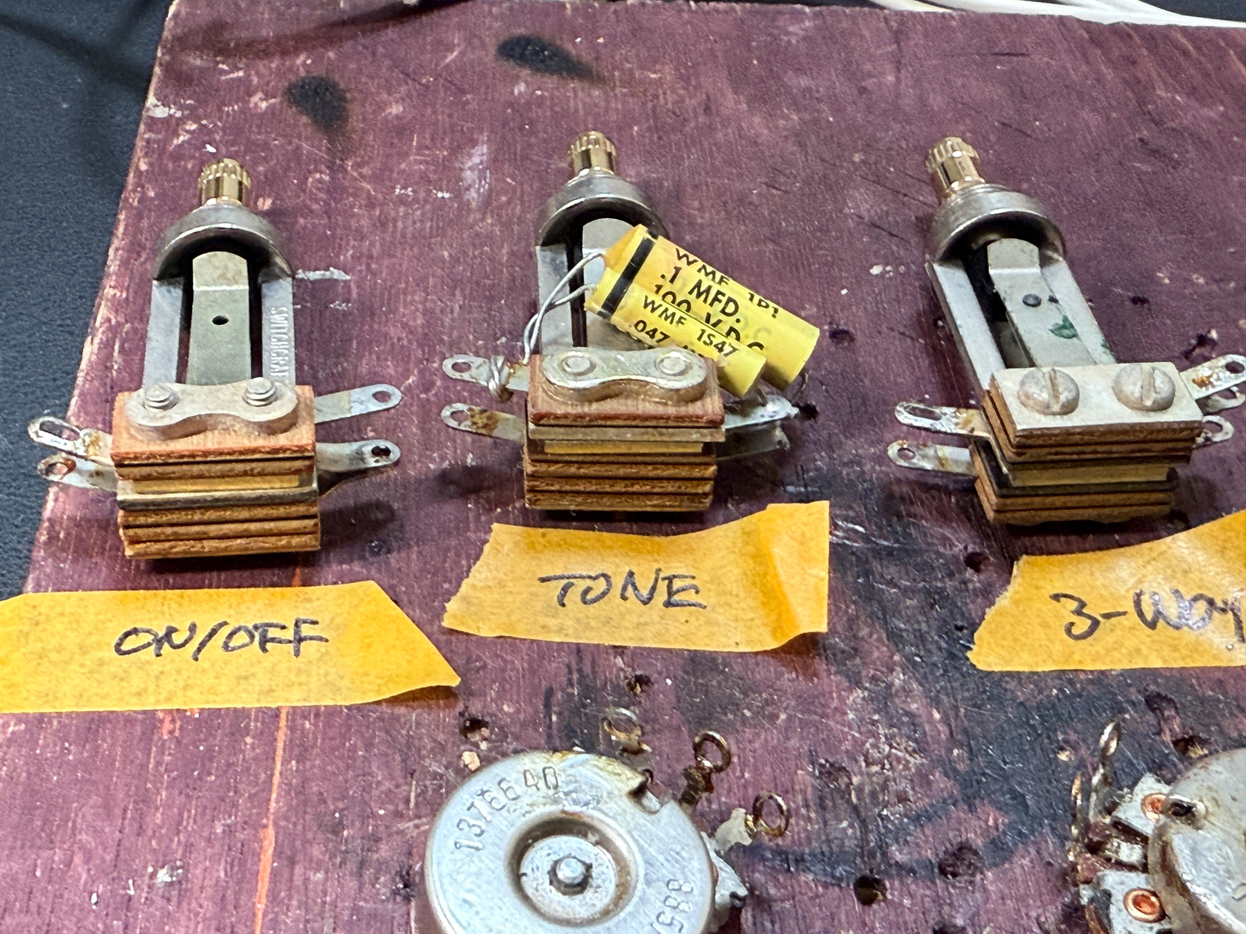 Gretsch 6120 Chet Atkins Nashville (6120 DC 1968) ヴィンテージ配線 モダン配線 wiring　改造 TV Jones TV Jones Ray Butts Ful-Fidelity Filter Tron TV Classic Plus Sperazel Trim-Lok