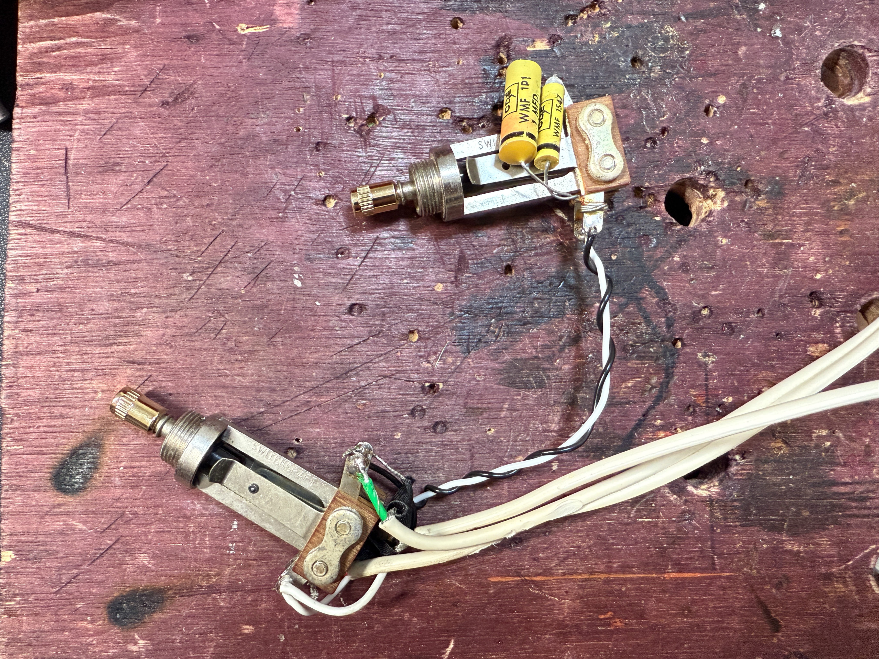 Gretsch 6120 Chet Atkins Nashville (6120 DC 1968) ヴィンテージ配線 モダン配線 wiring　改造 TV Jones TV Jones Ray Butts Ful-Fidelity Filter Tron TV Classic Plus Sperazel Trim-Lok