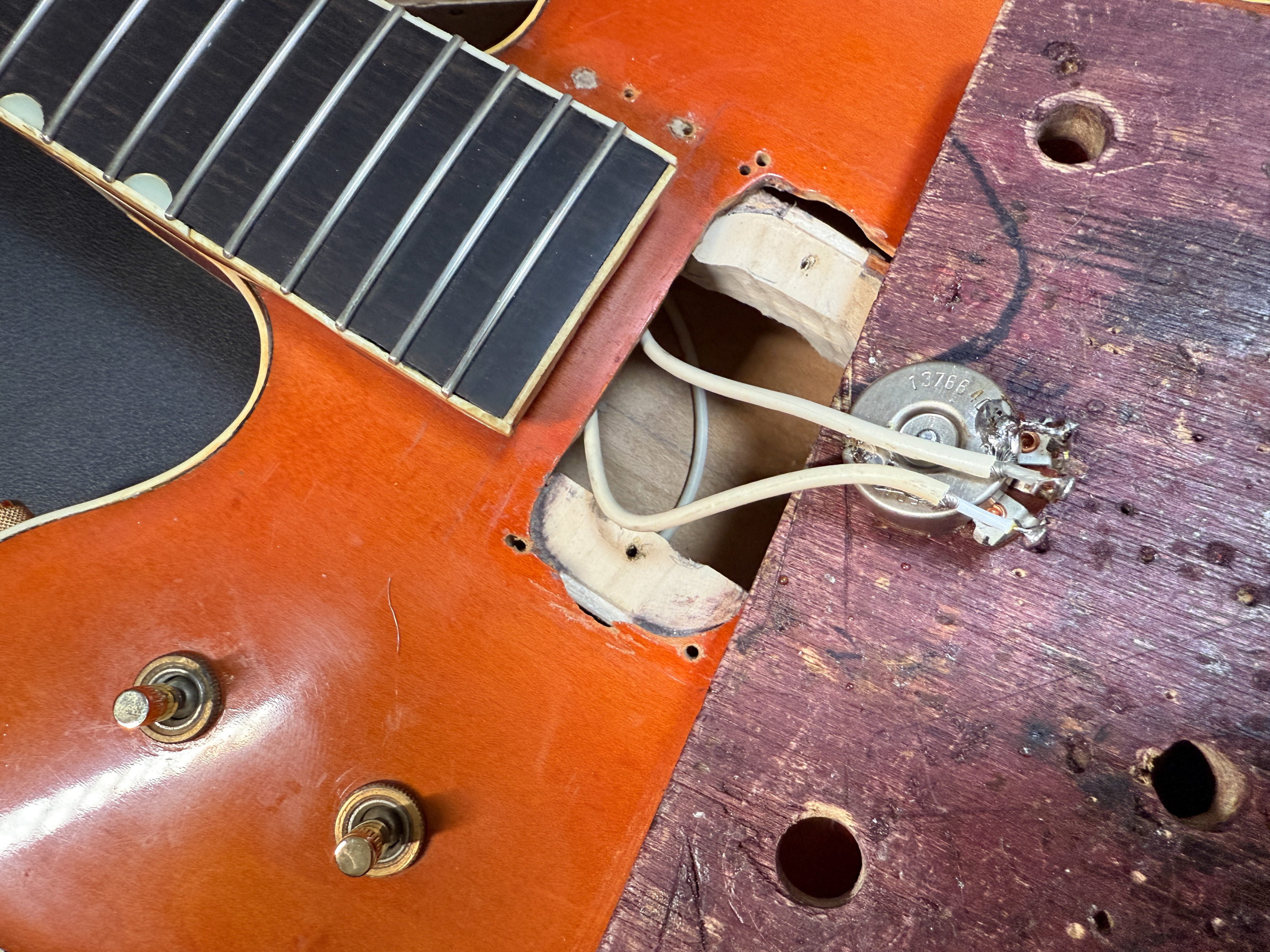 Gretsch 6120 Chet Atkins Nashville (6120 DC 1968) ヴィンテージ配線 モダン配線 wiring　改造 TV Jones TV Jones Ray Butts Ful-Fidelity Filter Tron TV Classic Plus Sperazel Trim-Lok