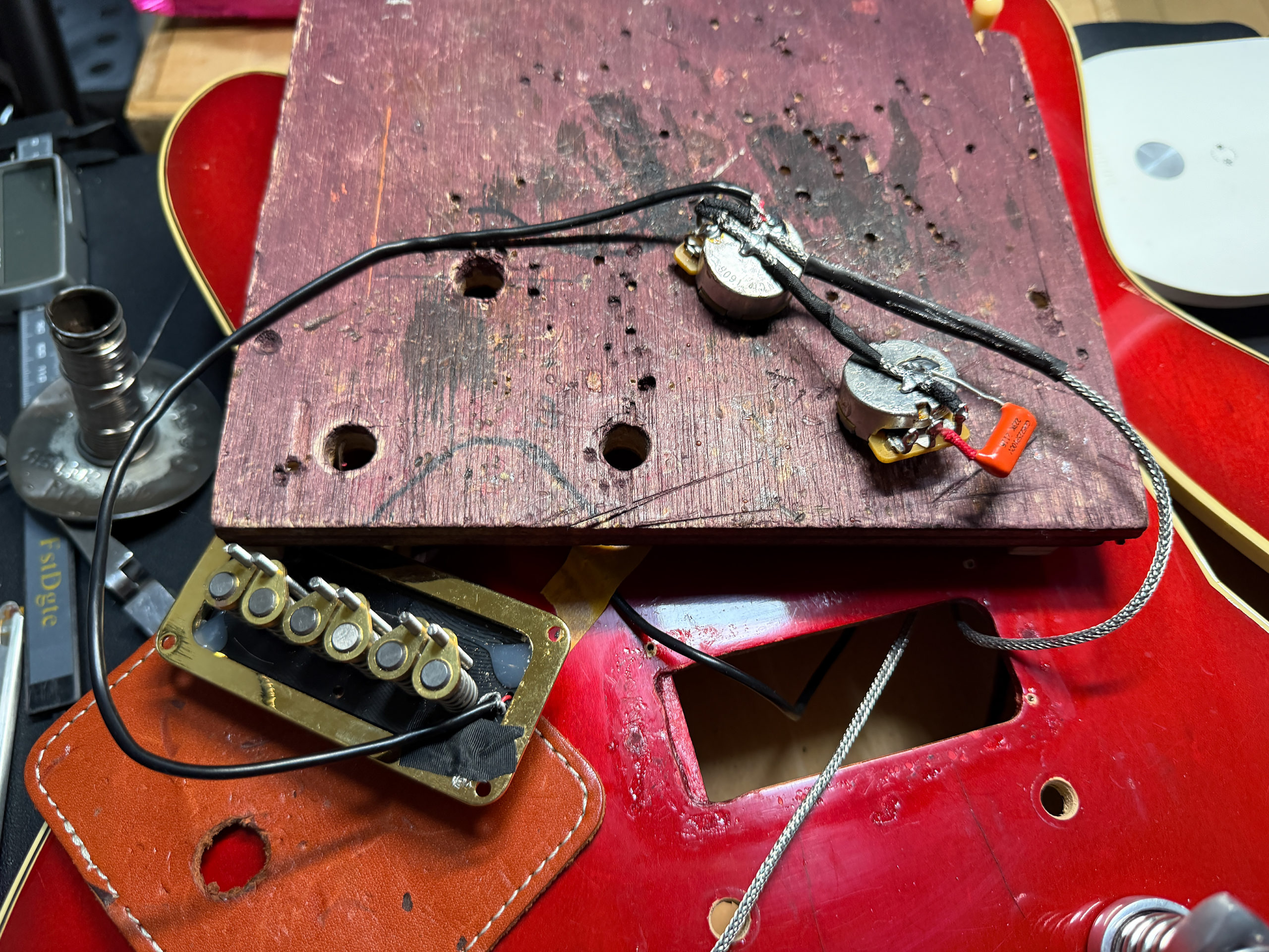 Fender Coronado 1967 Chery Red Candy Apple Red '60s ピックアップの取り付け wiring Gretsch Dynasonic